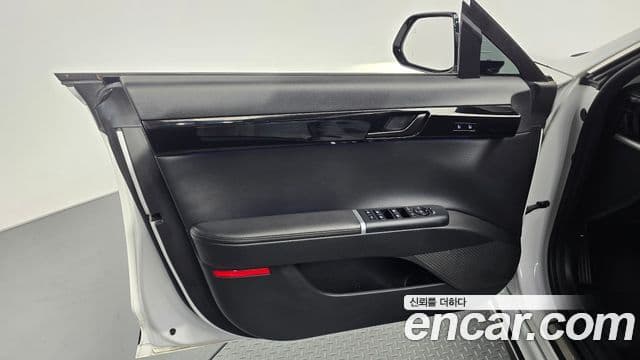 Hyundai Grandeur Hybrid 2023 — ფოტო 20/41