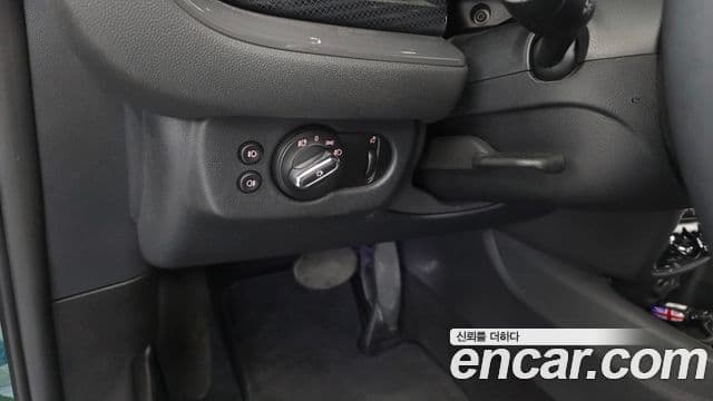 Mini Cooper S Clubman 2020 — Şəkil 18/20