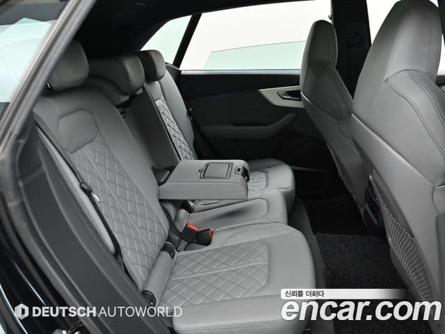 Audi Q7 2021 — ფოტო 13/20