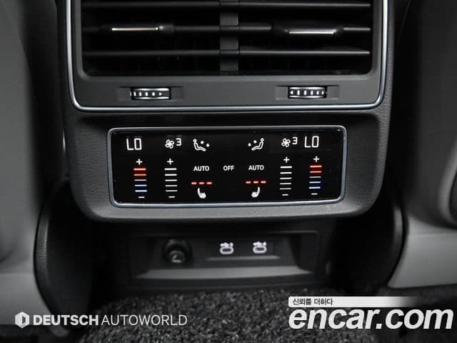Audi Q7 2021 — ფოტო 17/20
