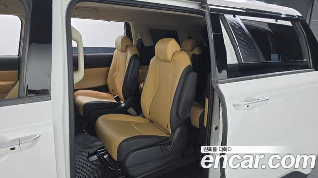 Kia Carnival 2021 — Фото 11/20