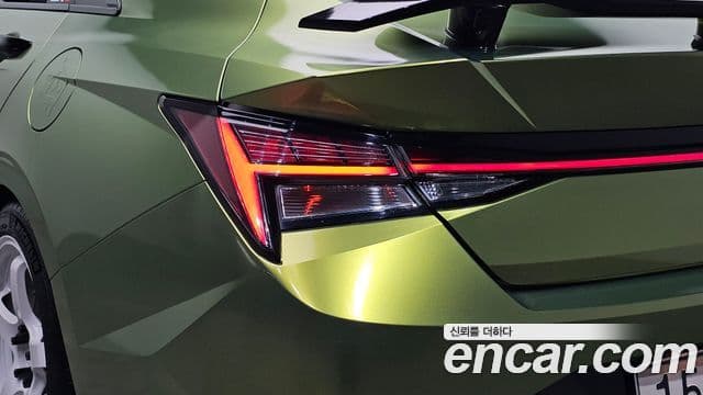 Hyundai The New Avante Hybrid 2021 — ფოტო 5/32