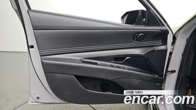Hyundai The New Avante Hybrid 2021 — ფოტო 11/32