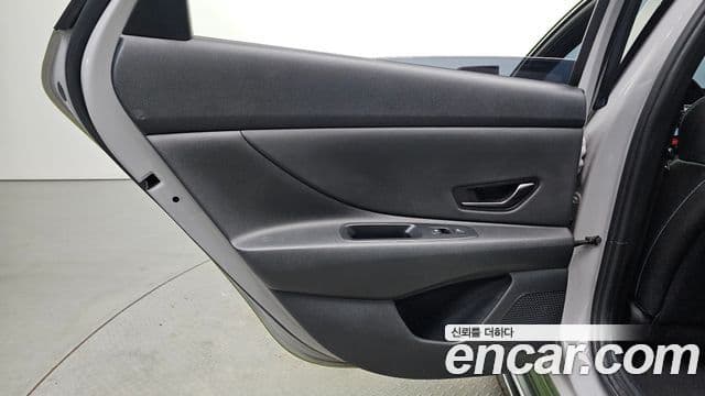 Hyundai The New Avante Hybrid 2021 — ფოტო 25/32