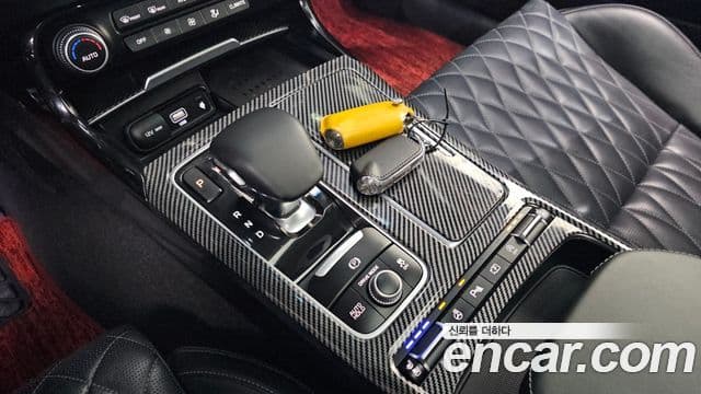 Kia Stinger 2021 — фото 9 из 20