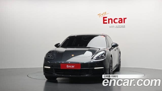 Porsche Panamera 2018 — Photo 27/31