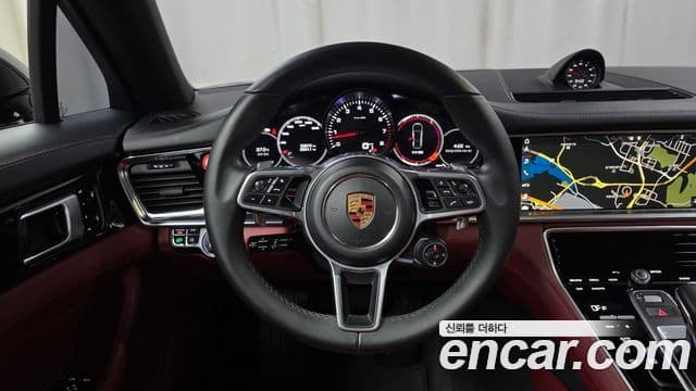 Porsche Panamera 2018 — Photo 18/31
