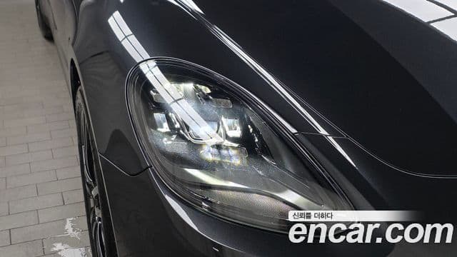 Porsche Panamera 2018 — Photo 28/31