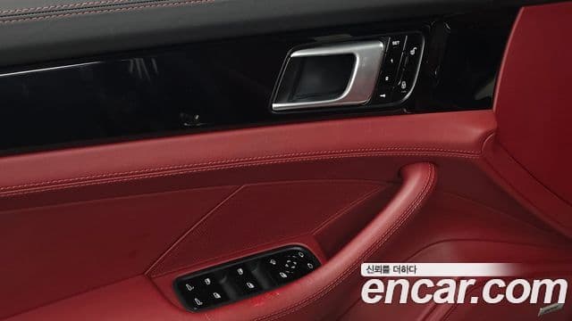 Porsche Panamera 2018 — Photo 31/31