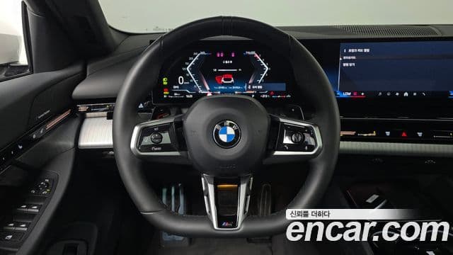 BMW 5 Series 2023 — фото 13 из 20