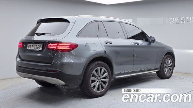 Mercedes-Benz GLC-Class 2018 — Şəkil 10/20