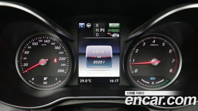 Mercedes-Benz GLC-Class 2018 — Şəkil 17/20