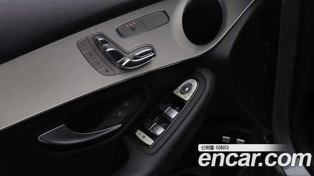 Mercedes-Benz GLC-Class 2018 — Şəkil 15/20