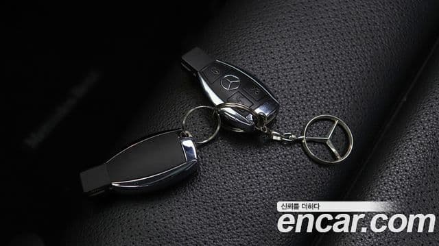 Mercedes-Benz GLC-Class 2018 — Şəkil 8/20
