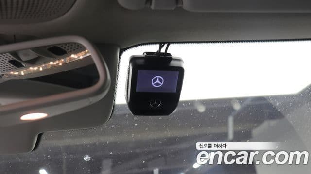 Mercedes-Benz GLC-Class 2018 — Şəkil 18/20