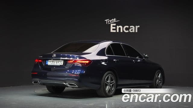 Mercedes-Benz E-Class 2022 — фото 2 из 20