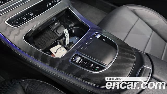Mercedes-Benz E-Class 2022 — фото 9 из 20