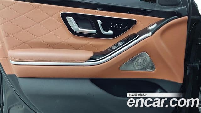 Mercedes-Benz S-Class 2022 — ფოტო 15/20