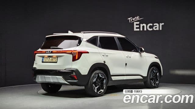 Kia Seltos 2022 — ფოტო 1/20