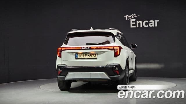 Kia Seltos 2022 — ფოტო 3/20