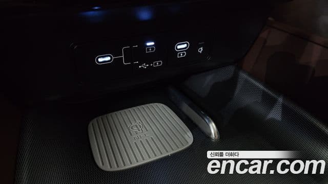 Hyundai Grandeur Hybrid 2023 — ფოტო 12/34