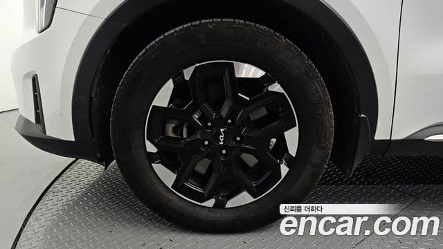 Kia Sorento 2023 — ფოტო 5/20
