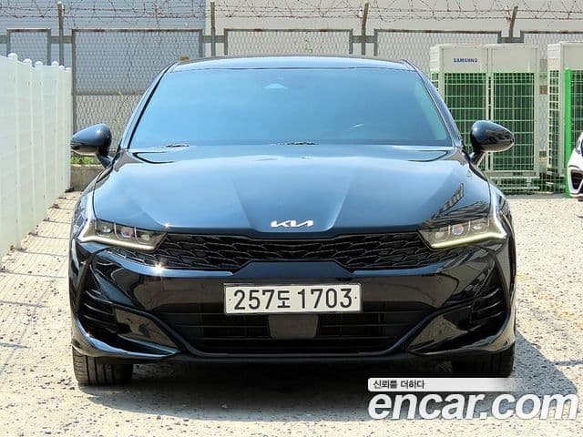 Kia K5 2023 — Şəkil 10/19