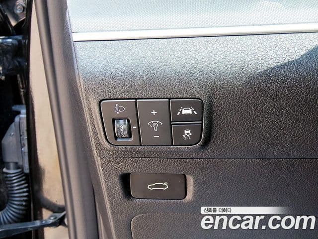 Kia K5 2023 — Şəkil 12/19