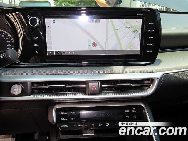 Kia K5 2023 — Şəkil 13/19