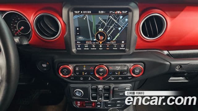Jeep Gladiator 2021 — Şəkil 13/20