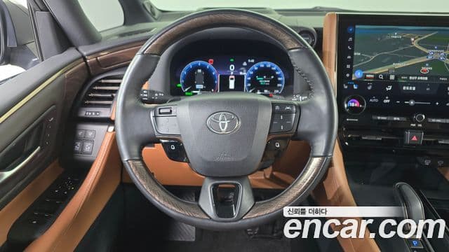 Toyota Alphard 2024 — Фото 13/20