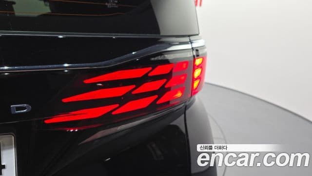 Toyota Alphard 2024 — Photo 25/37