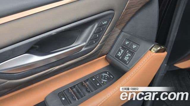 Toyota Alphard 2024 — Photo 17/37