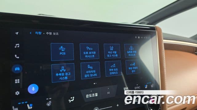 Toyota Alphard 2024 — Photo 10/37