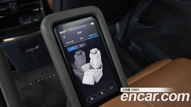 Toyota Alphard 2024 — Photo 21/37