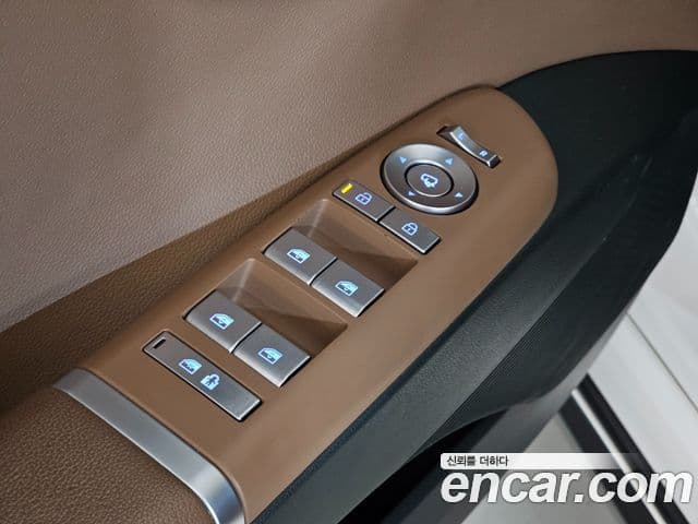 Hyundai Grandeur 2023 — Фото 17/20