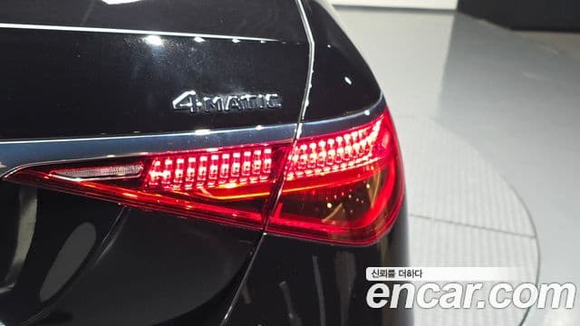 Mercedes-Benz S-Class 2023 — Photo 11/32