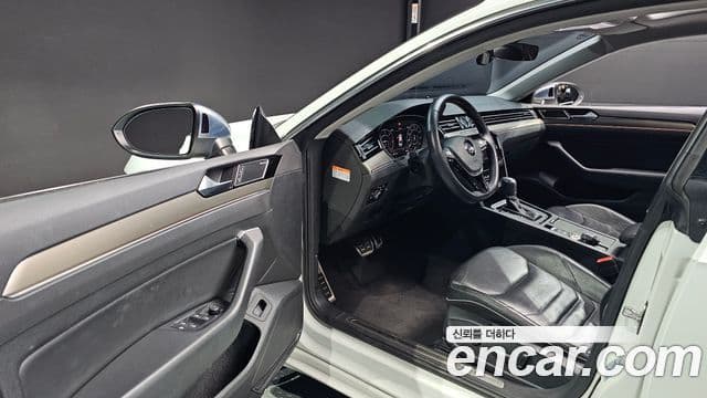 Volkswagen Arteon 2019 — Şəkil 10/20