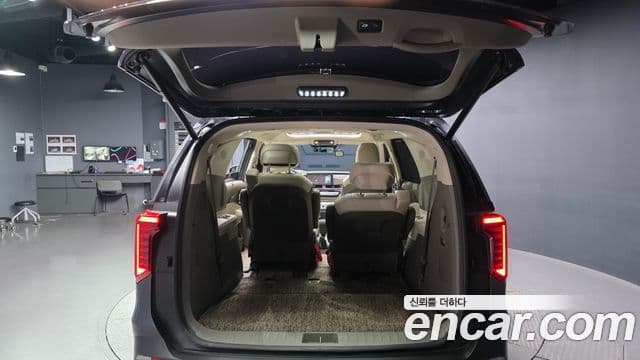 Kia Carnival 2024 — ფოტო 20/20