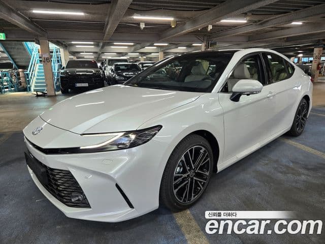 Toyota Camry 2026 — Photo 7/11