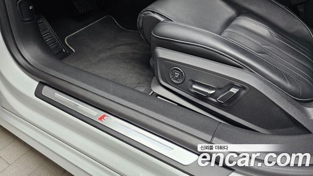 Audi A7 2021 — Şəkil 18/20