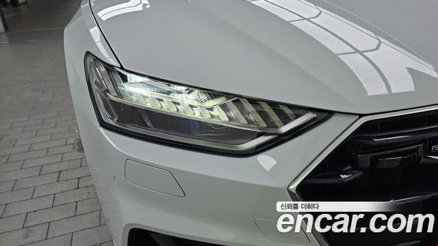 Audi A7 2021 — Şəkil 34/35