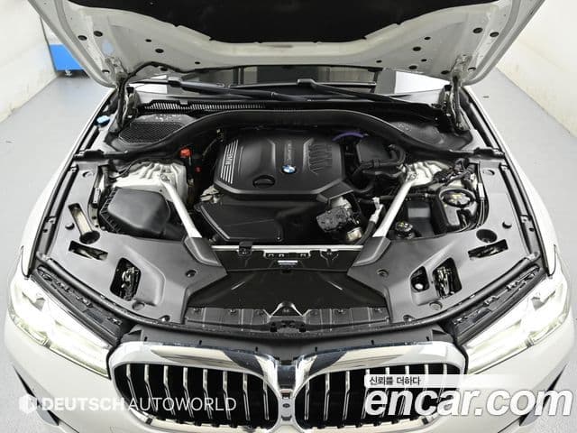 BMW 5 Series 2023 — ფოტო 5/20