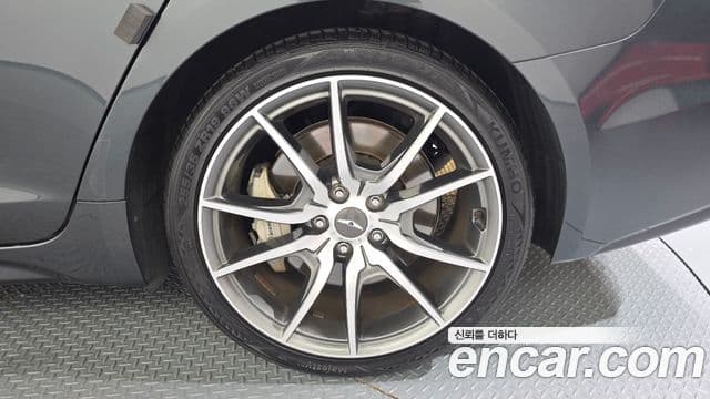 Genesis G70 2019 — Photo 22/33