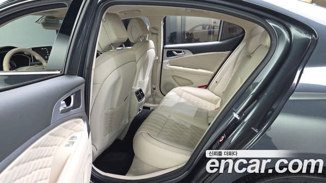 Genesis G70 2019 — Photo 29/33