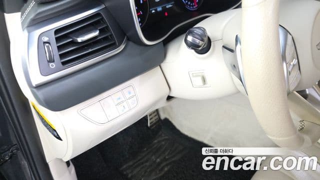 Genesis G70 2019 — Photo 10/33