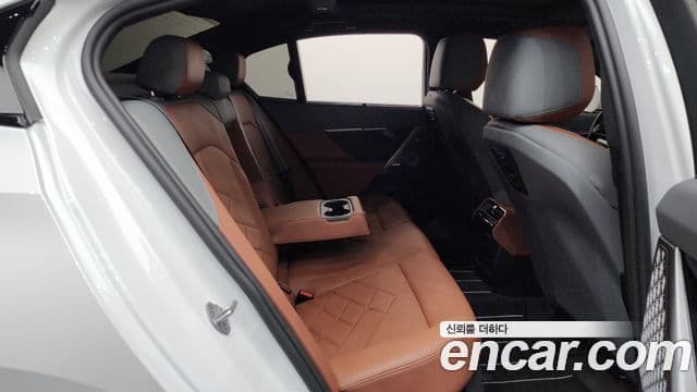 BMW 5 Series 2025 — ფოტო 11/20