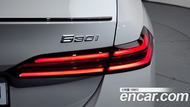 BMW 5 Series 2025 — Photo 25/34