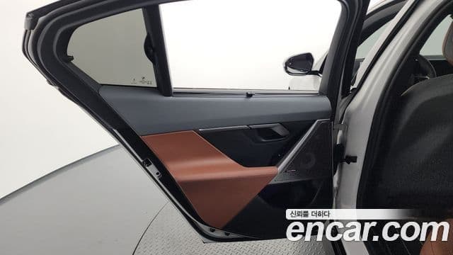 BMW 5 Series 2025 — Photo 11/34