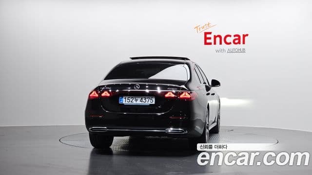 Mercedes-Benz E-Class 2025 — ფოტო 4/20